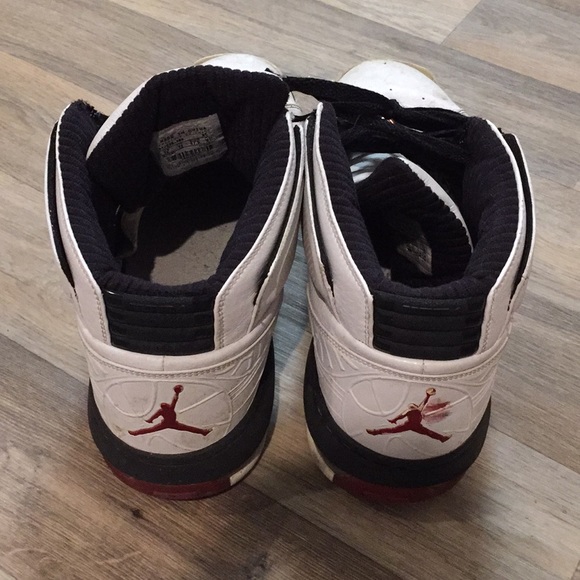 Air Jordan Ol’ School B&W Basketball Shoes - Picture 3 of 4